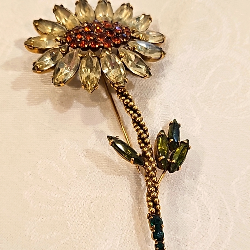 Vintage Weiss Sunflower Brooch